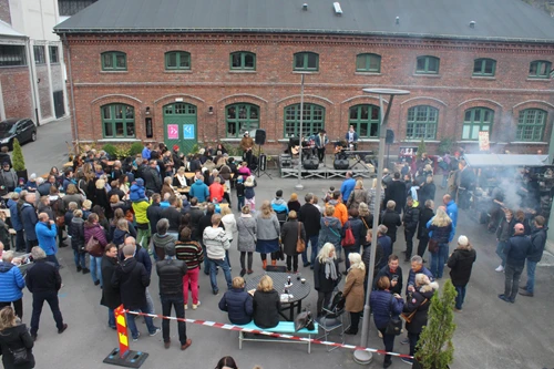 GRATIS UTEKONSERT - MICROBANDET 