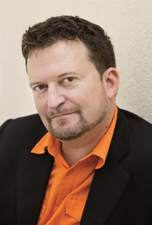 ErikFosnesHansen%20Marcel%20Leli%C3%ABnhof